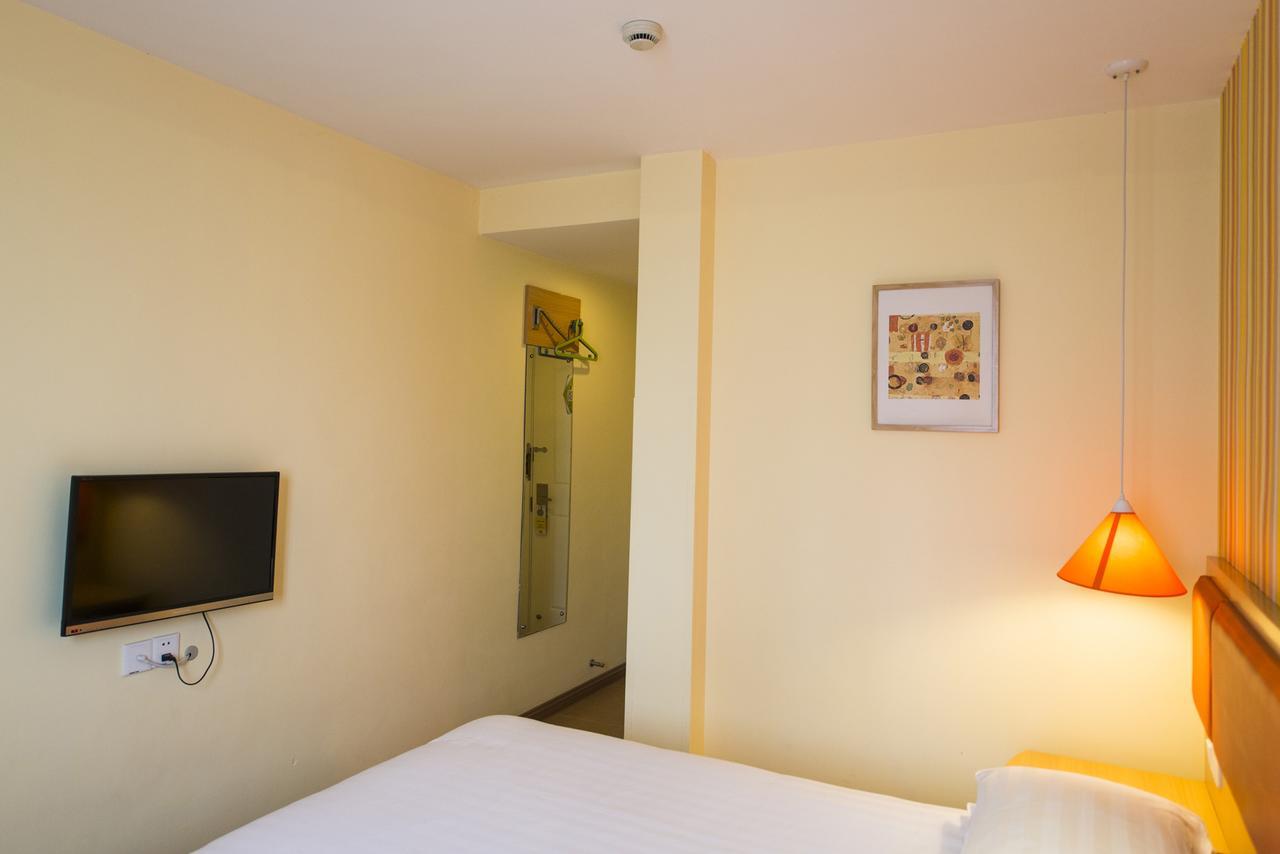 Home Inn Beijing Headquater World Park ภายนอก รูปภาพ